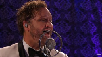 David Phelps lança novo CD e DVD de natal, “It Must Be Christmas”