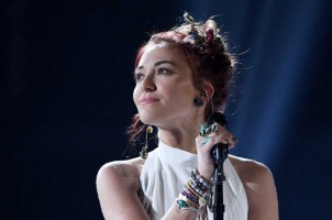 Lauren Daigle lança clipe para arrecadar fundos para entidades de caridade