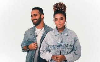 Gabriela Gomes lança EP em espanhol e clipe com Arthur Callazans